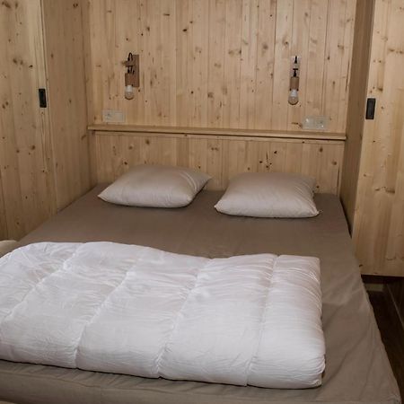 Camping Le Mouliat Hotell Moncrabeau Exteriör bild