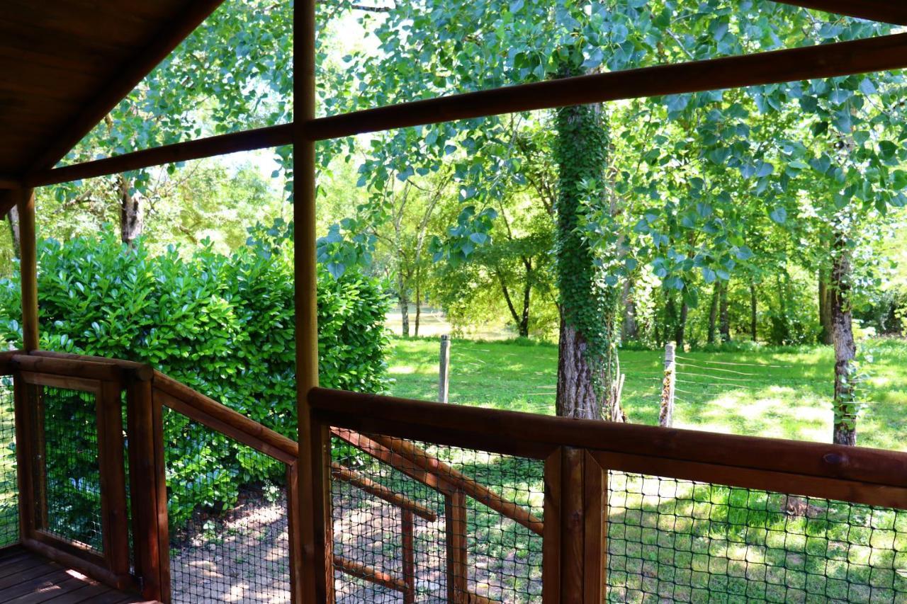 Camping Le Mouliat Hotell Moncrabeau Exteriör bild
