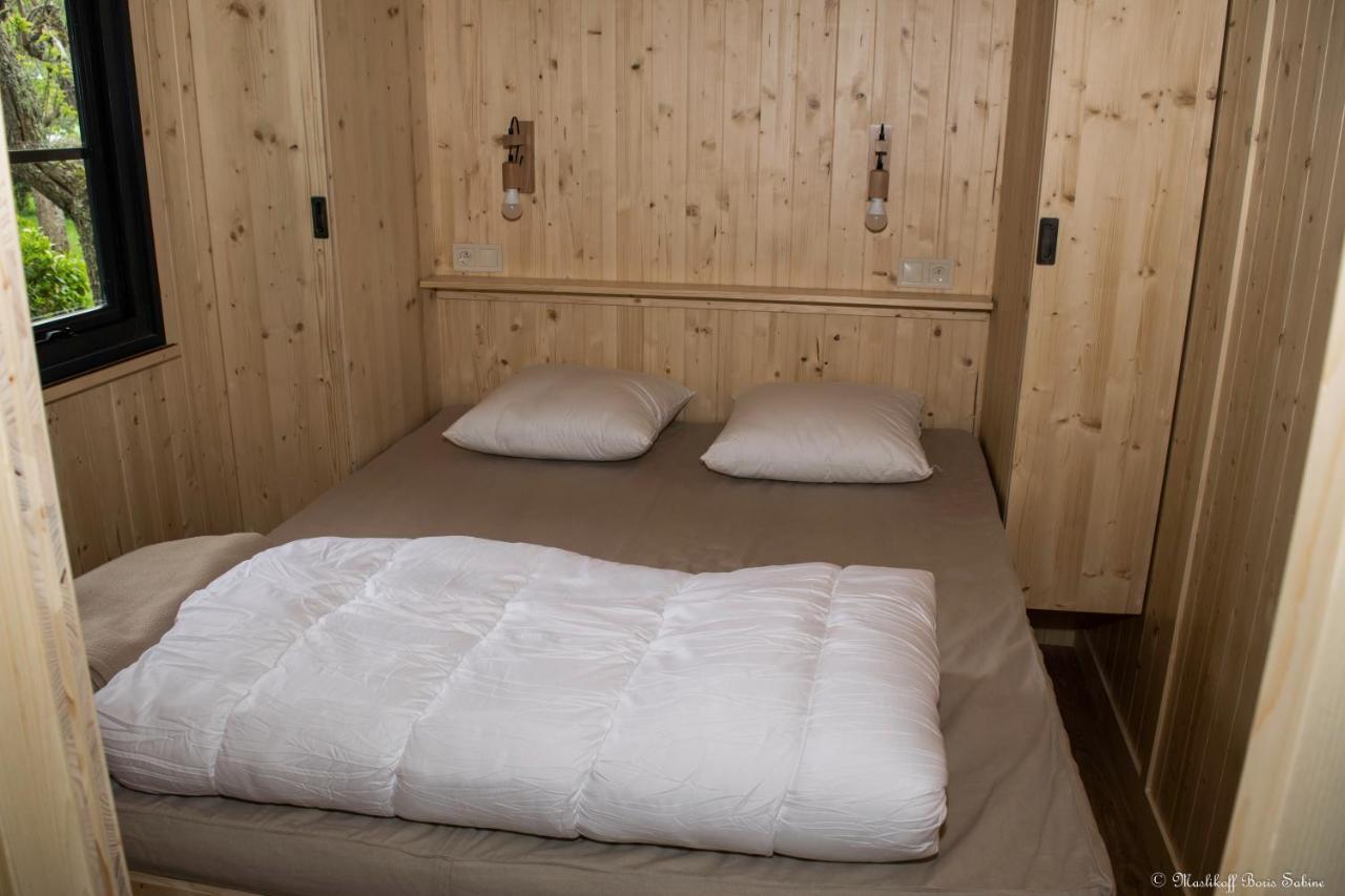 Camping Le Mouliat Hotell Moncrabeau Exteriör bild