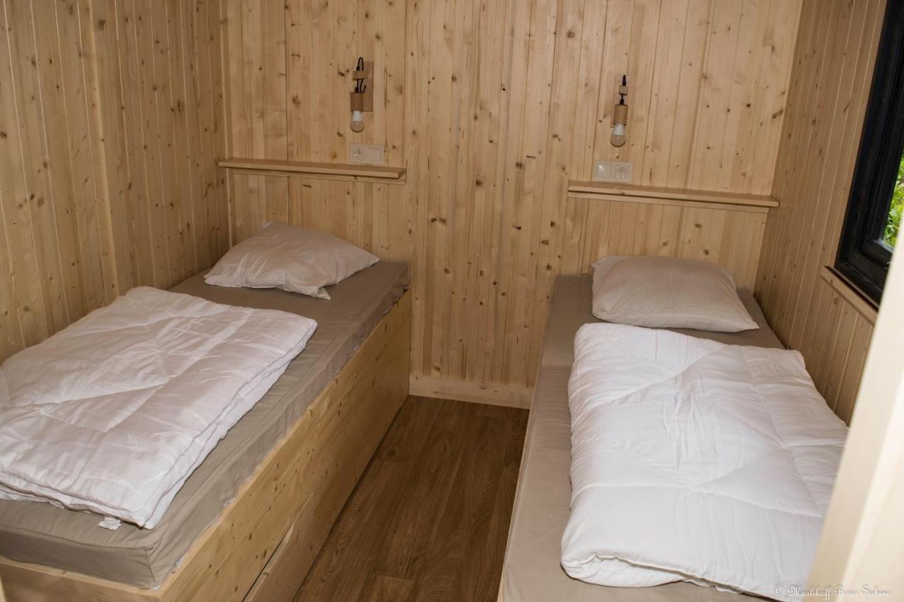 Camping Le Mouliat Hotell Moncrabeau Exteriör bild