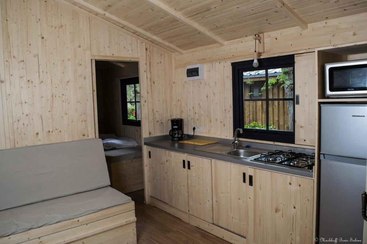 Camping Le Mouliat Hotell Moncrabeau Exteriör bild